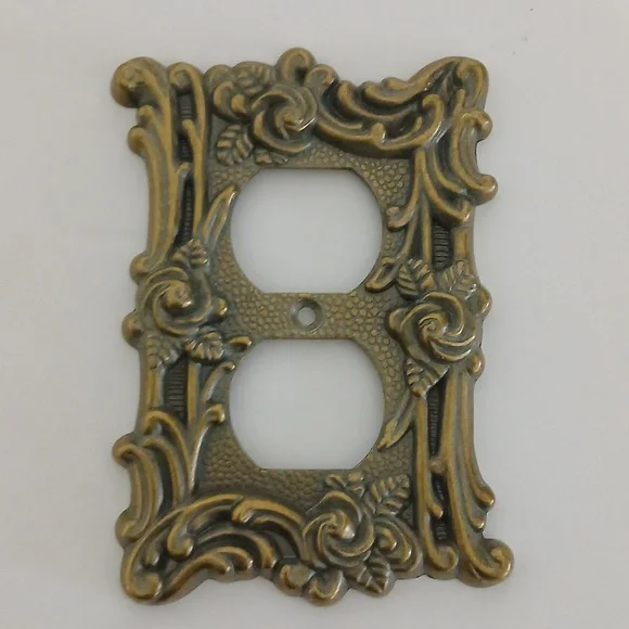 Vintage looking electrical plate covers seven pieces - Picture 3 of 6